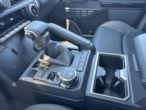 New 2026 Toyota 4Runner Limited AWD/4WD image 20