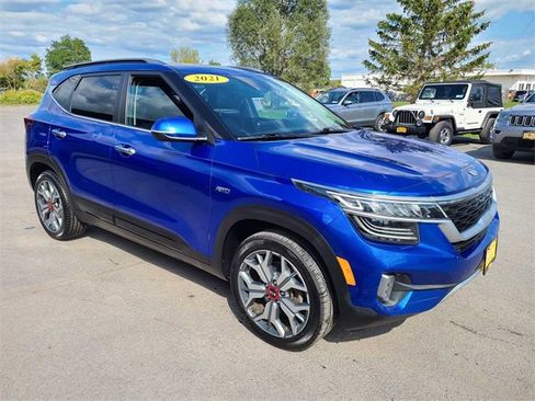 Used 2021 Kia Seltos SX w/ SX Sunroof Package image 3