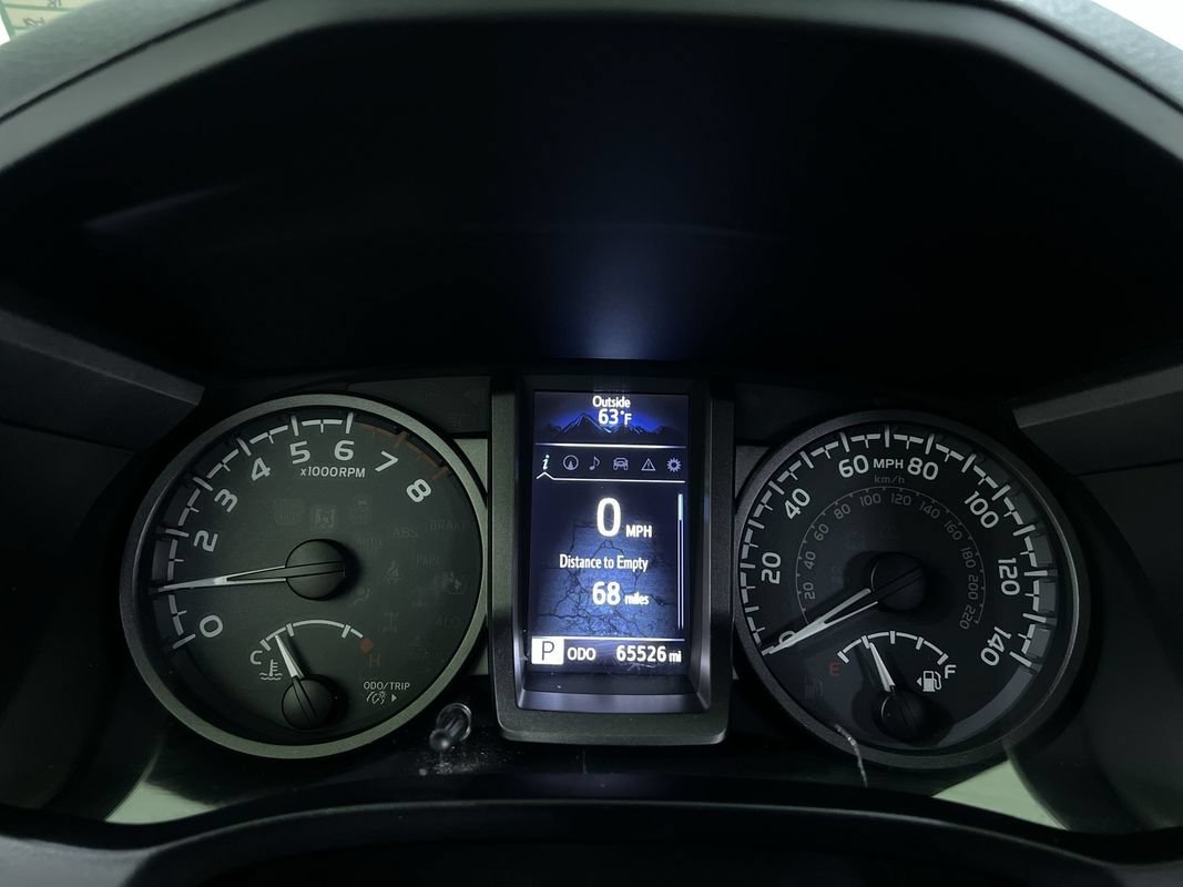 Used 2018 Toyota Tacoma TRD Sport AWD/4WD image 19