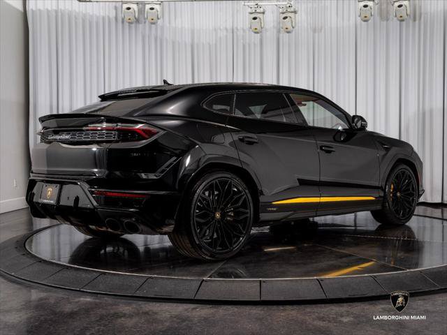 Used 2025 Lamborghini Urus SE AWD/4WD image 14