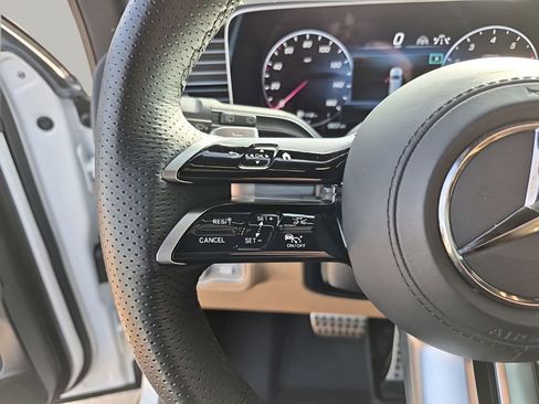 Used 2024 Mercedes-Benz GLS 450 4MATIC image 33