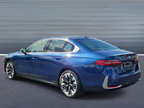 Used 2026 BMW 530i RWD image 4
