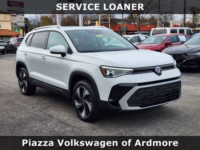 Certified 2025 Volkswagen Taos SE w/ Panoramic Sunroof Package