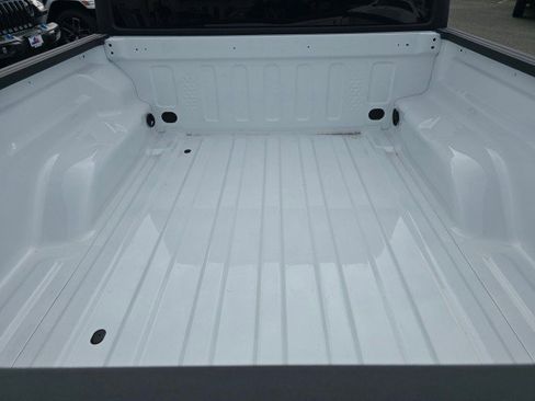 Certified 2025 Jeep Gladiator Rubicon w/ Convenience Group image 18