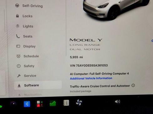 Used 2025 Tesla Model Y Long Range AWD/4WD image 14