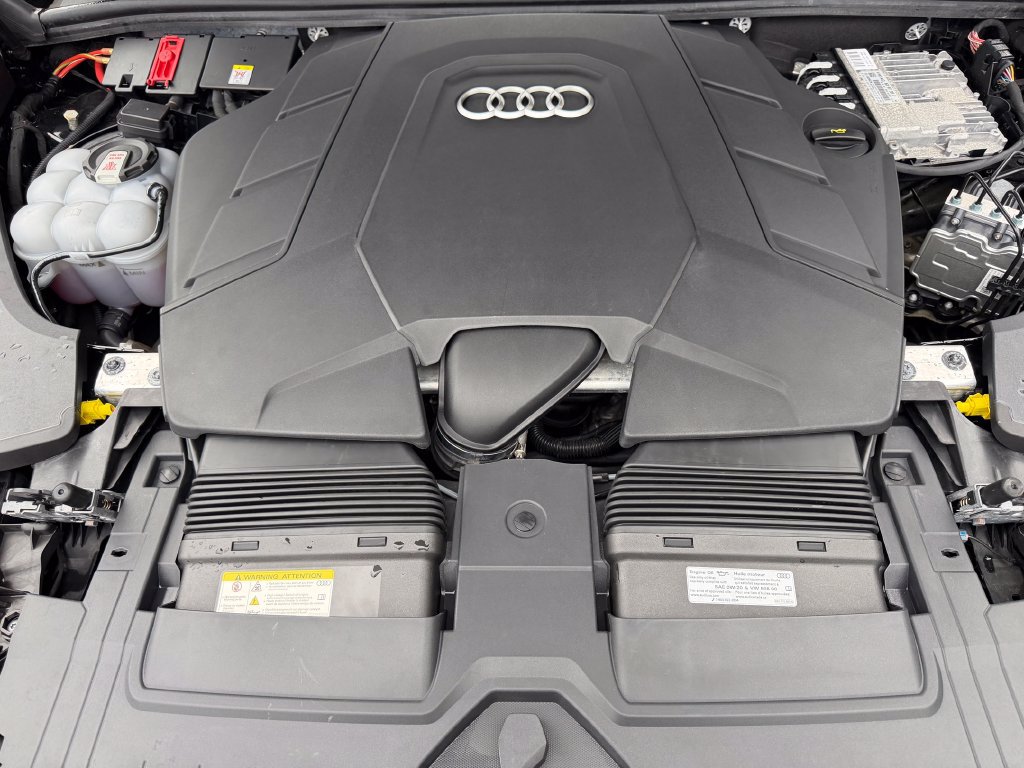 Used 2023 Audi Q8 Premium Plus AWD/4WD image 27