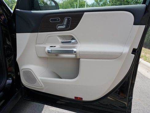 Used 2025 Mercedes-Benz GLB 250 image 63