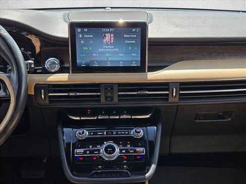 Used 2020 Lincoln Corsair Reserve w/ Rear Removable Package Tray FWD image 15