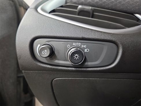 Used 2023 Chevrolet Malibu LT image 25