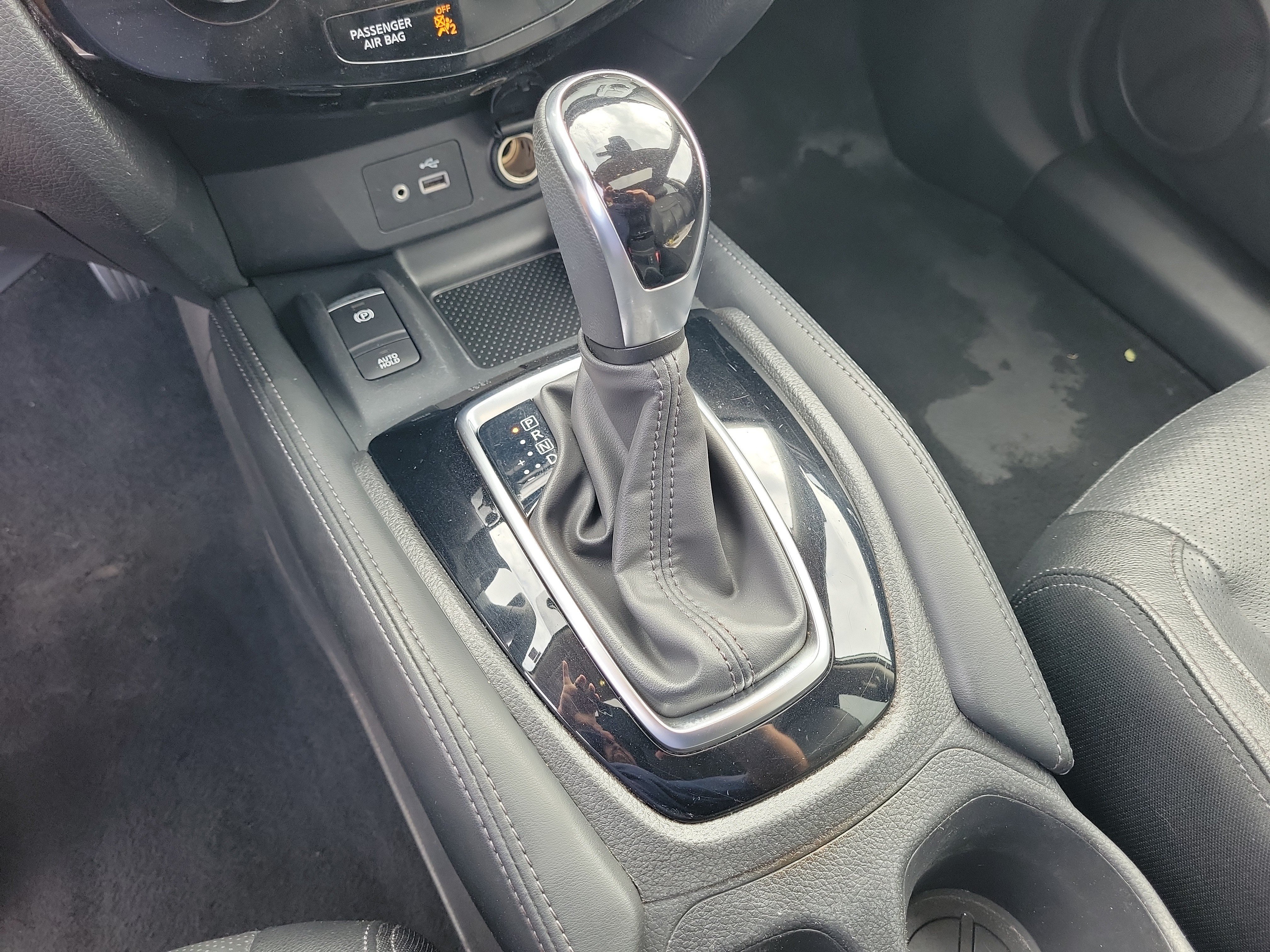 Used 2019 Nissan Rogue SL w/ Premium Package FWD image 24
