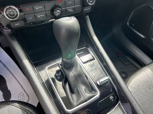 Used 2023 Jeep Compass Latitude w/ Sun and Sound Group AWD/4WD image 25