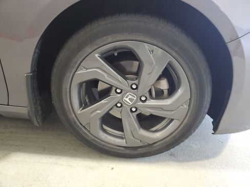 Used 2018 Honda Accord EX image 27