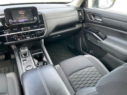 Certified 2022 Nissan Pathfinder SV AWD/4WD image 13
