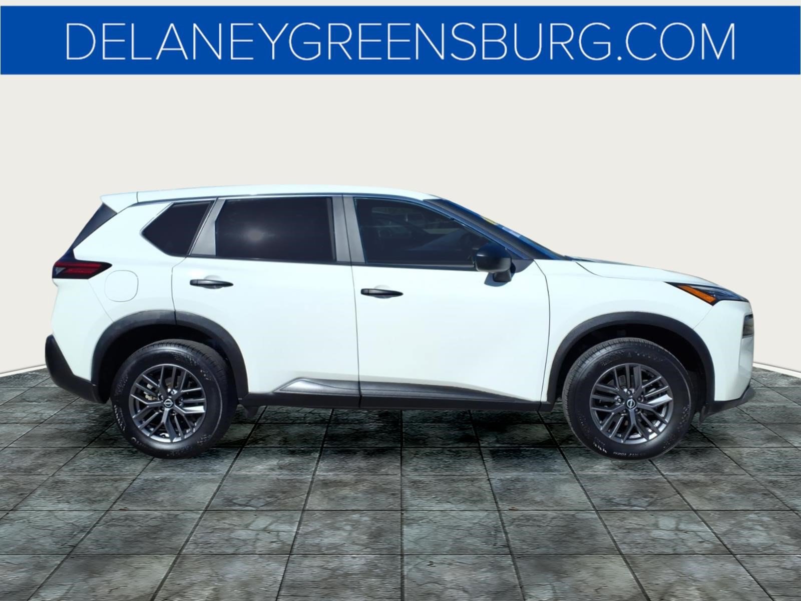 Used 2023 Nissan Rogue S AWD/4WD image 2