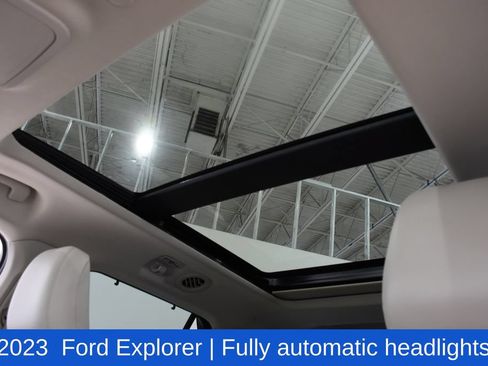 Used 2023 Ford Explorer Platinum w/ Premium Technology Package RWD image 28
