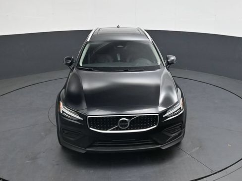 Used 2025 Volvo V60 B5 Cross Country Plus AWD/4WD image 30