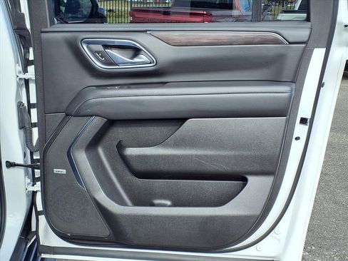 Used 2023 Chevrolet Suburban LT image 14