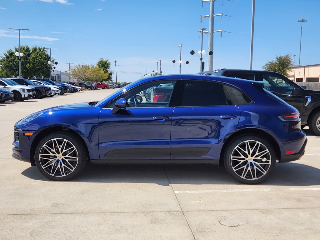 Used 2022 Porsche Macan AWD/4WD image 14