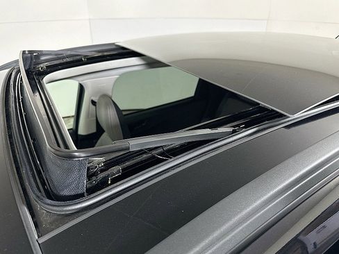 Used 2022 Ford Escape SE w/ SE Sport Appearance Package image 14