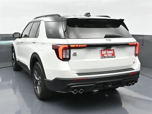 Used 2025 Ford Explorer ST AWD/4WD image 4