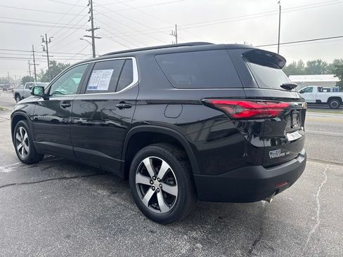 Used 2023 Chevrolet Traverse LT w/ LT Premium Package AWD/4WD image 5
