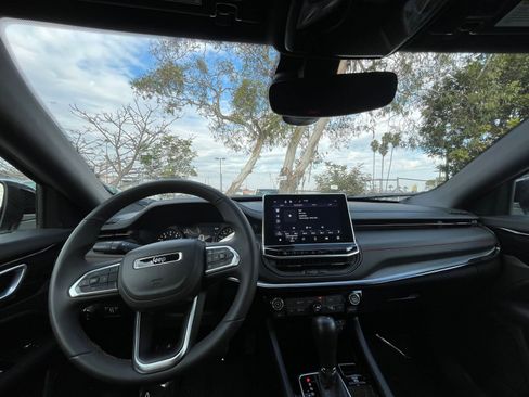 Used 2025 Jeep Compass Trailhawk w/ Trailer Tow Group image 33