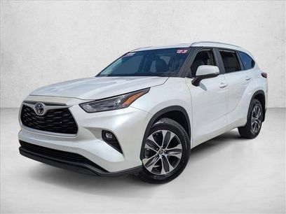 Used 2023 Toyota Highlander XLE