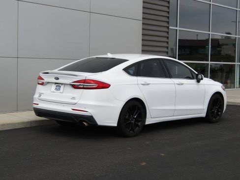 Certified 2019 Ford Fusion SE w/ Equipment Group 151A FWD image 7
