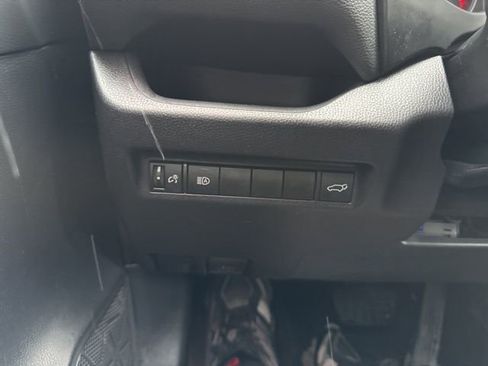 Used 2021 Toyota RAV4 XLE w/ Convenience Package image 21