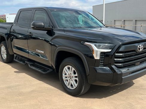 Used 2023 Toyota Tundra SR5 w/ SR5 Convenience Package AWD/4WD image 8