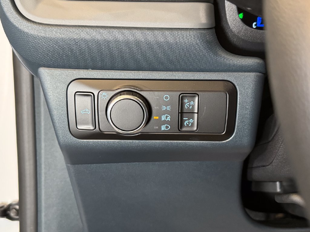 Used 2026 Ford Maverick XL FWD image 18