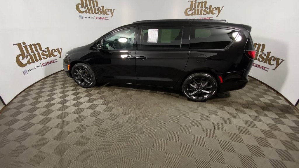 Used 2024 Chrysler Pacifica Limited w/ S Appearance Package AWD/4WD image 5