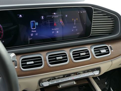 Used 2024 Mercedes-Benz GLE 450 4MATIC image 26