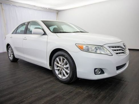 Used 2011 Toyota Camry XLE w/ XLE Extra-Value Pkg #2 image 28