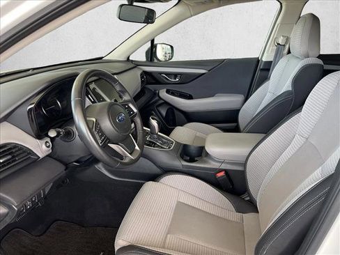 Used 2025 Subaru Outback Premium AWD/4WD image 9