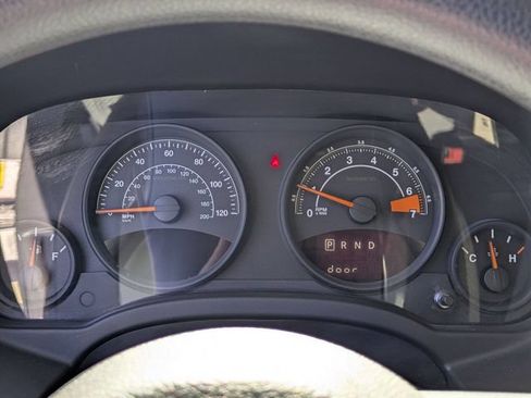 Used 2014 Jeep Patriot Sport w/ Power Value Group AWD/4WD image 22