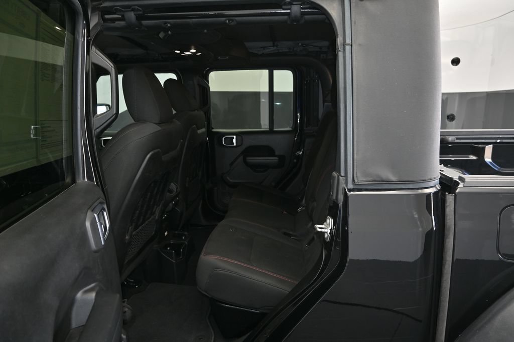 Used 2022 Jeep Gladiator Rubicon w/ Cold Weather Group AWD/4WD image 17