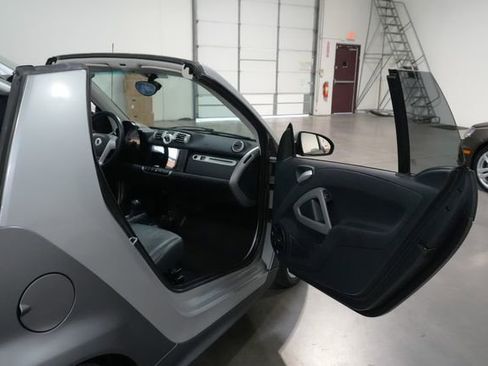 Used 2013 smart fortwo passion image 19