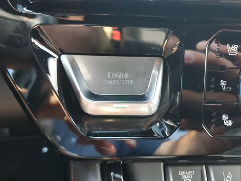 Used 2025 GMC Sierra 2500 AT4 w/ AT4 Premium Plus Package AWD/4WD image 24