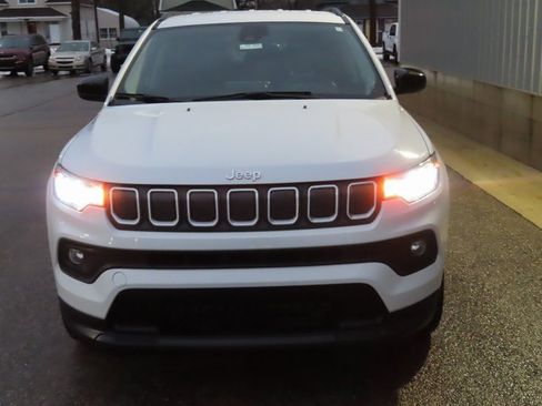 Used 2022 Jeep Compass Latitude image 10