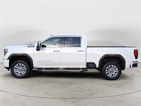 Used 2023 GMC Sierra 3500 Denali image 2