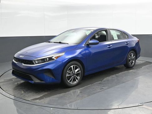 Used 2024 Kia Forte LXS image 7