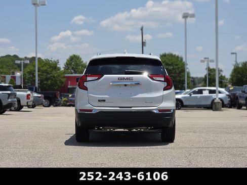 Used 2024 GMC Terrain SLT w/ Infotainment Package II AWD/4WD image 6