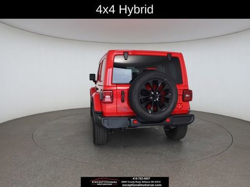 Used 2025 Jeep Wrangler Unlimited Sahara AWD/4WD image 14