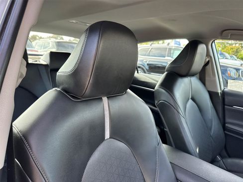Used 2023 Toyota Camry XSE FWD image 14