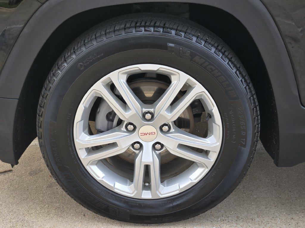 Used 2024 GMC Terrain SLE w/ Driver Convenience Package FWD image 11