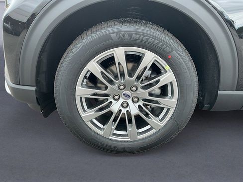 New 2026 Ford Explorer Platinum image 29