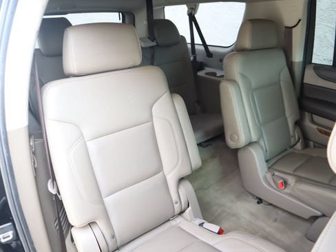 Used 2017 Chevrolet Suburban Premier AWD/4WD image 52