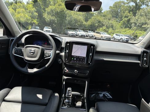 Certified 2024 Volvo XC40 B5 Ultimate w/ Protection Package Premier AWD/4WD image 30