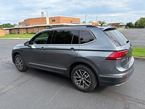 Used 2020 Volkswagen Tiguan SE R-Line AWD/4WD image 6